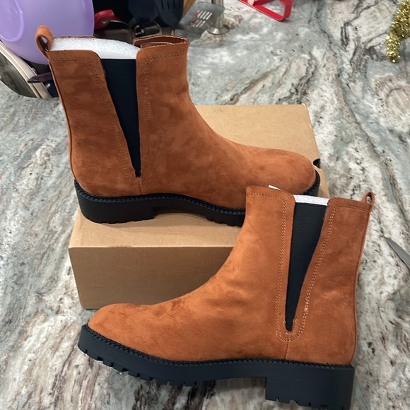 Classic low heel ankle boot - Picture 5 of 6